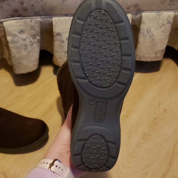 NWT brown Totes Boots. CUMFY AND CUTE! - Picture 10 of 10